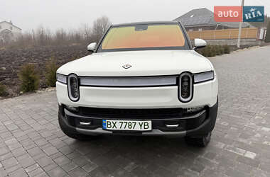 Rivian R1S  2023