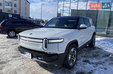Rivian R1S  2023