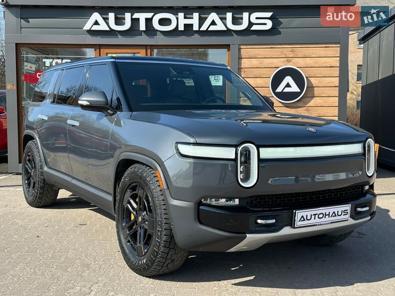 Rivian R1S