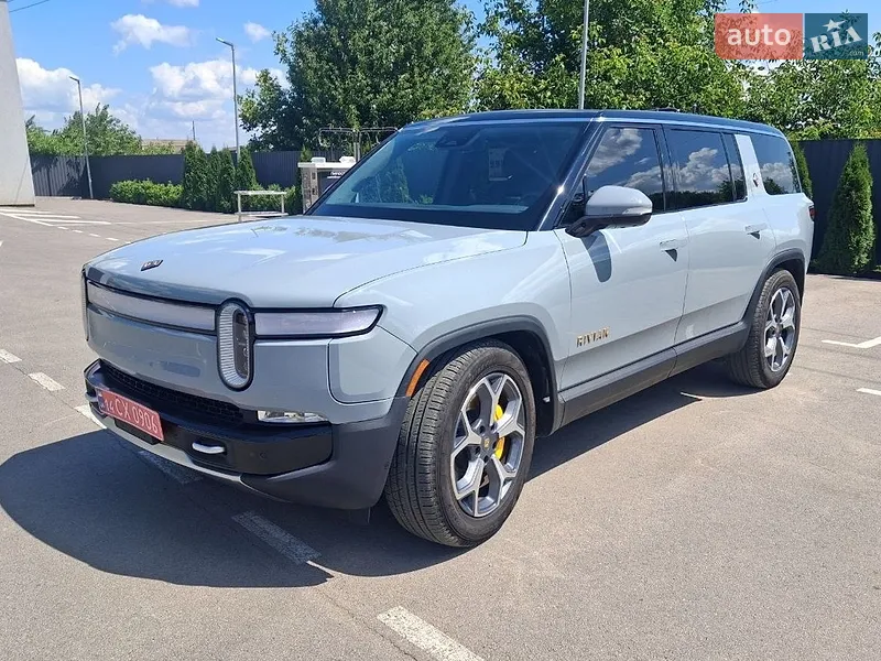 Rivian R1S