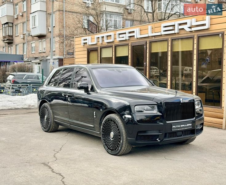 Легковые Rolls-Royce Cullinan