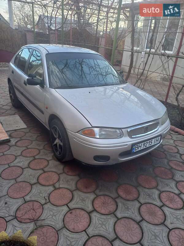 Хэтчбек Rover 200