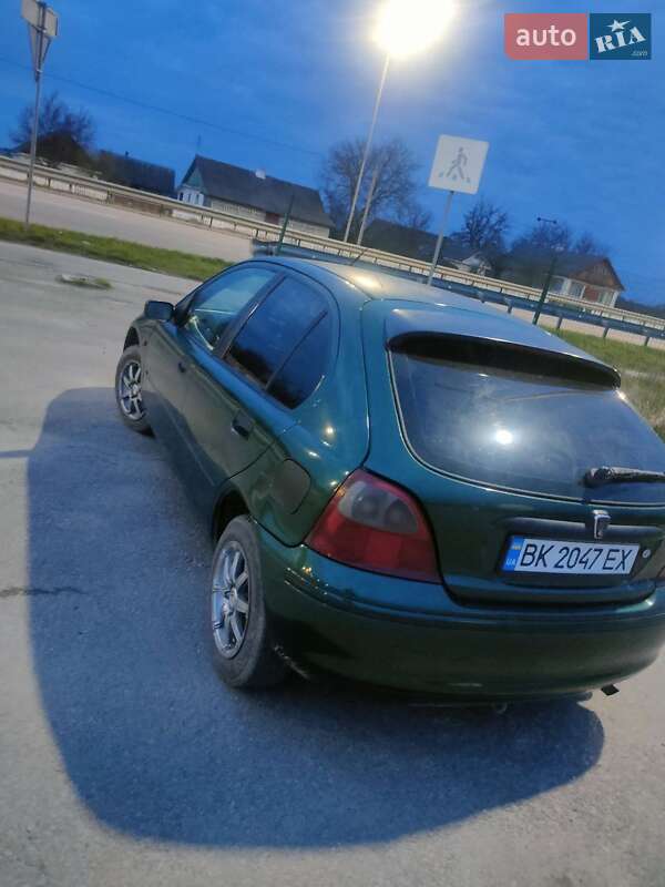 Седан Rover 200