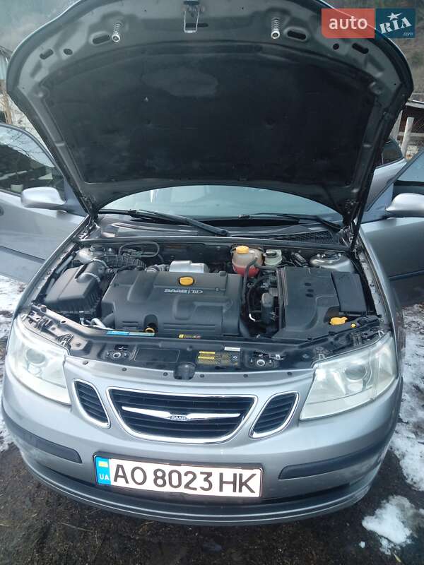 Седан Saab 9-3 2003 в Рахові