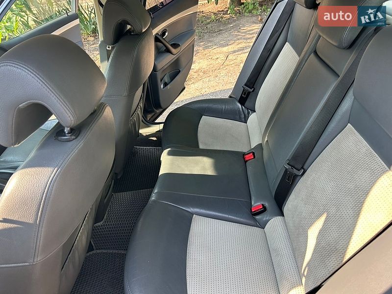 Седан Saab 9-3 2006 в Измаиле
