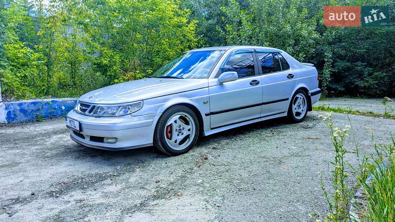 Седан Saab 9-5