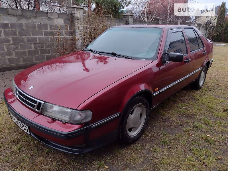 Легкові Saab 9000