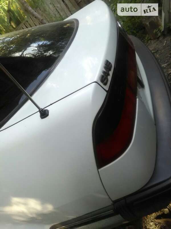 Седан Saab 9000