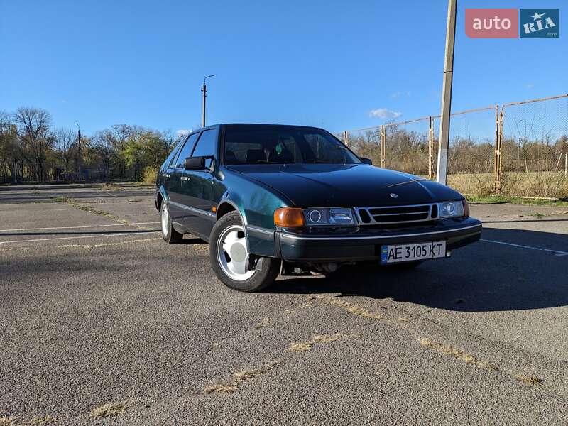 Хетчбек Saab 9000