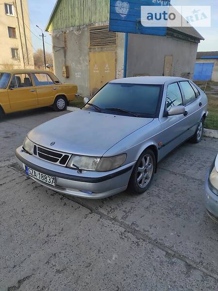 Saab 900