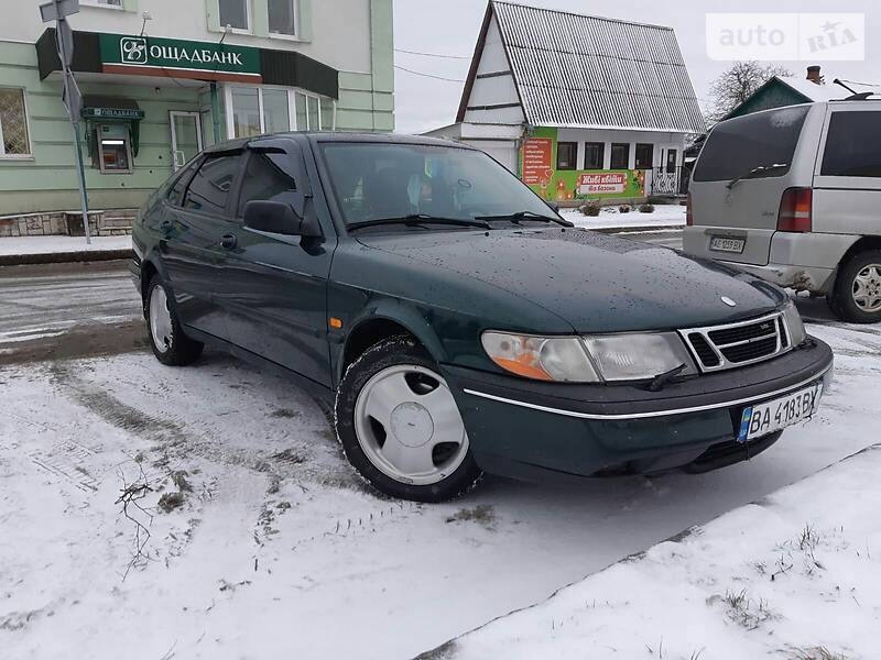 Saab 900