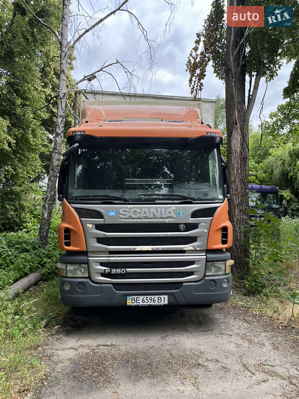 Тентований Scania P