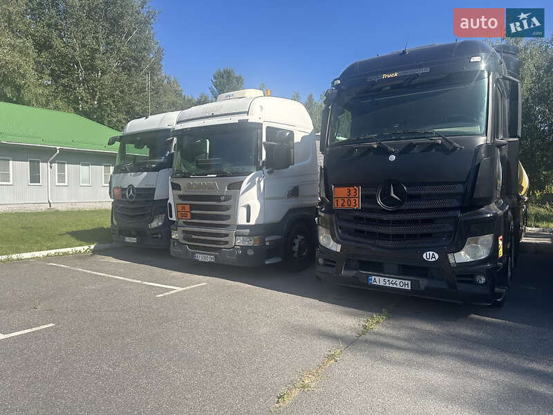 Тягач Scania R 400