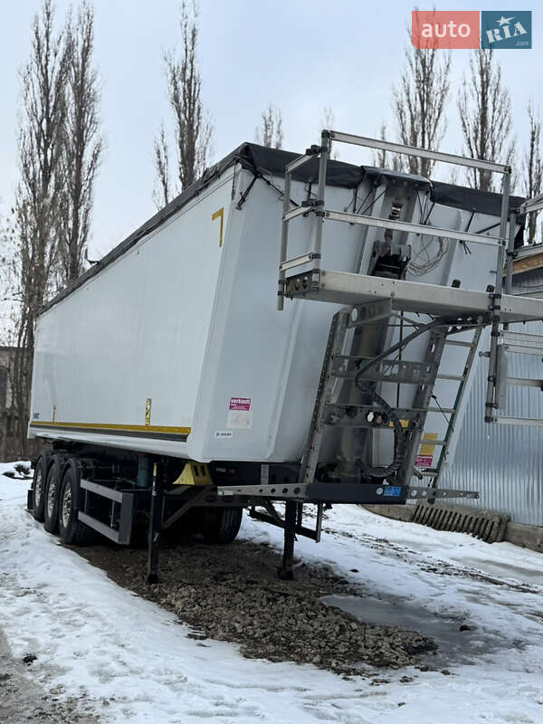 Зерновоз - полуприцеп Schmitz Cargobull Gotha