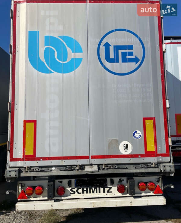 Бортовой полуприцеп Schmitz Cargobull SCB S3B