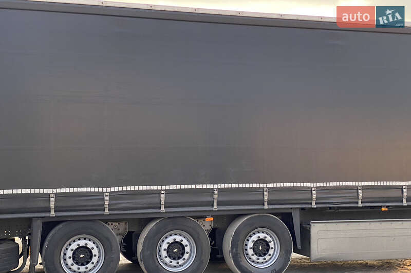 Платформа напівпричіп Schmitz Cargobull SCB S3T