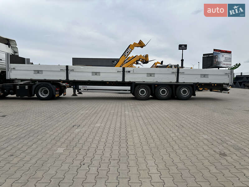 Бортовий напівпричіп Schmitz Cargobull SCB S3T