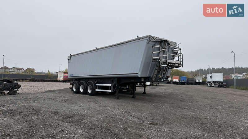 Самоскид напівпричіп Schmitz Cargobull SKI
