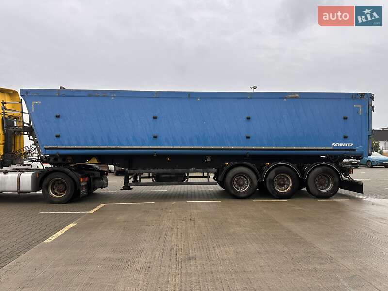Зерновоз - полуприцеп Schmitz Cargobull SKO