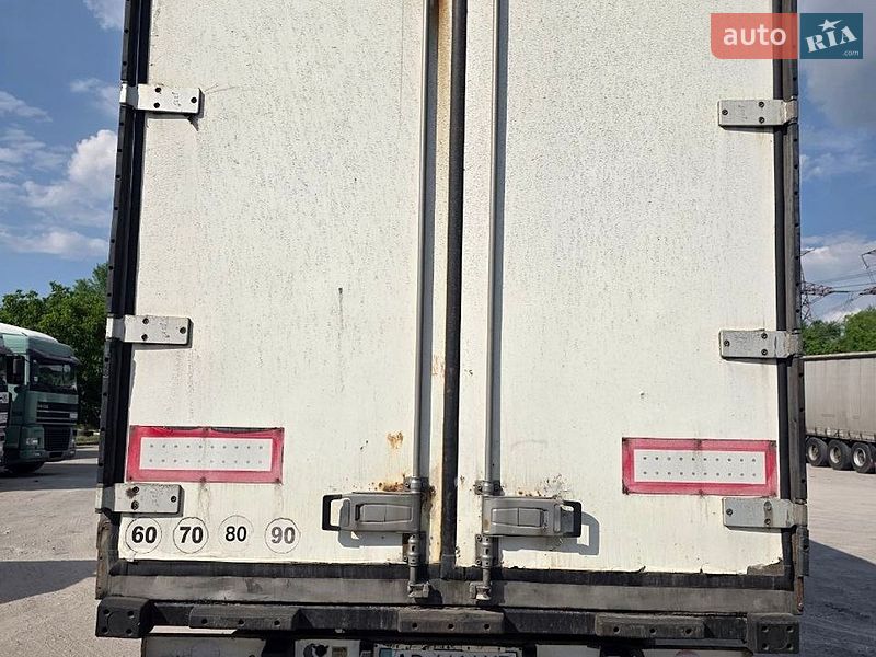 Изотермическая будка Schmitz Cargobull SKO
