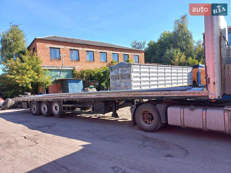 Бортовий напівпричіп Schmitz Cargobull SPR
