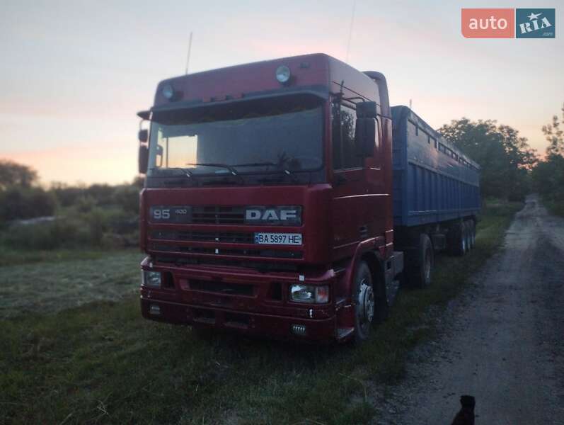 Зерновоз - напівпричіп Schmitz SCB