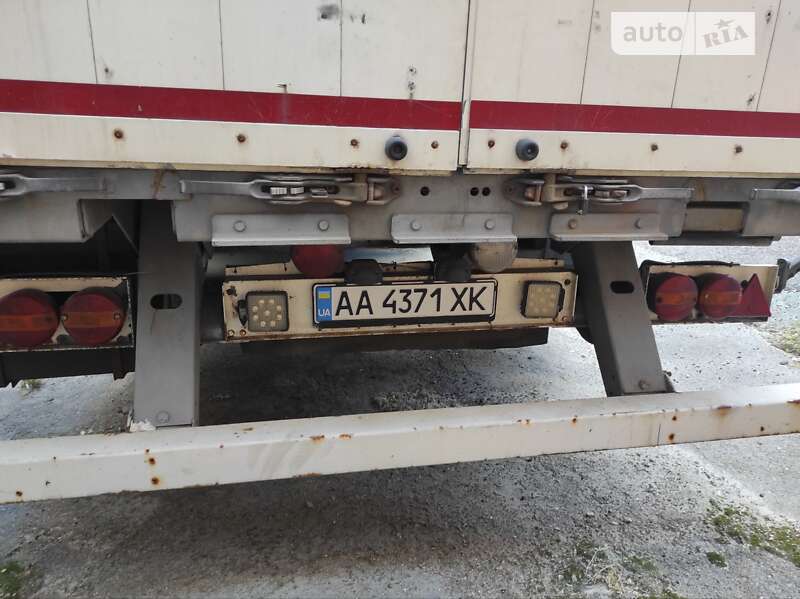 Бортовой полуприцеп Schmitz SCS 24L-1362EB
