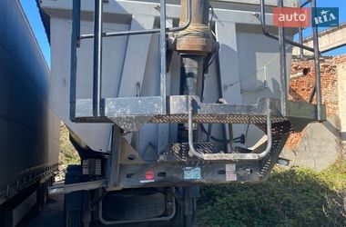 Самоскид напівпричіп Schwarzmuller 3E-E 2007 в Ужгороді
