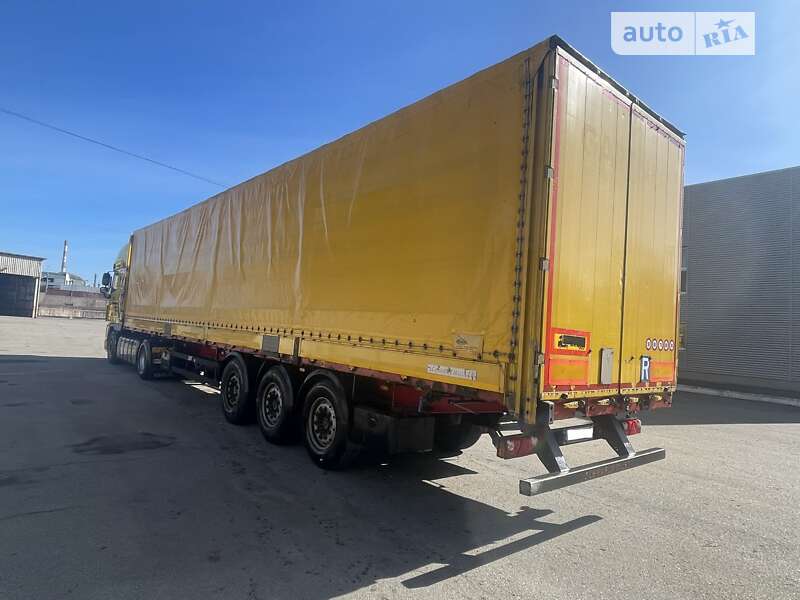 Бортовий напівпричіп Schwarzmuller J-Serie