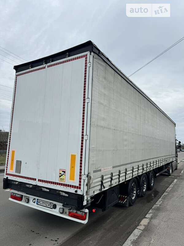 Тентованный борт (штора) - полуприцеп Schwarzmuller Mega