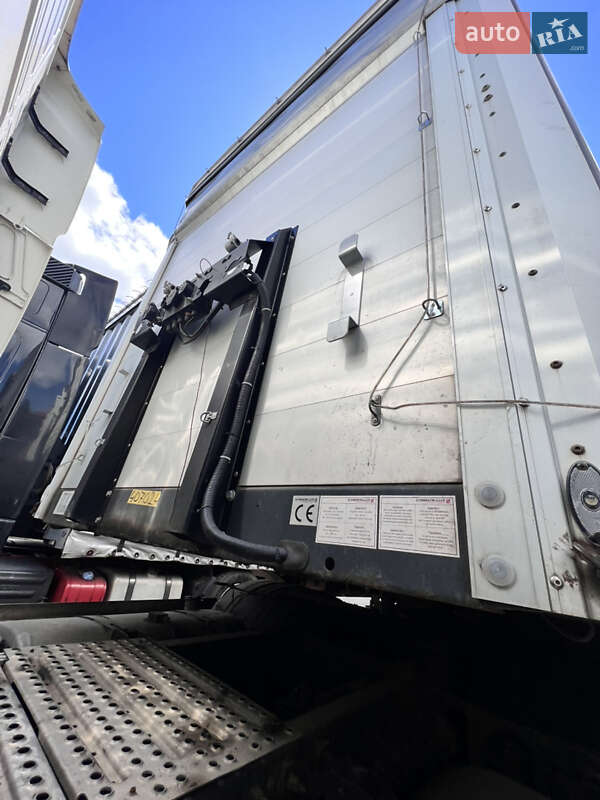 Тентований борт (штора) - напівпричіп Schwarzmuller Mega