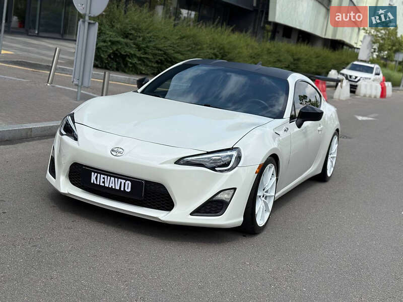 Scion FR-S