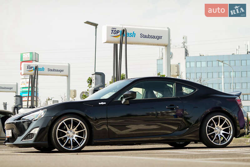 Купе Scion FR-S
