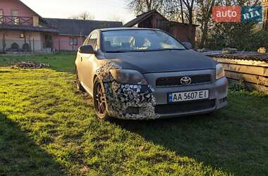 Scion tC  2005