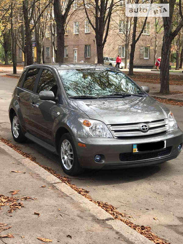 Легковые Scion xA