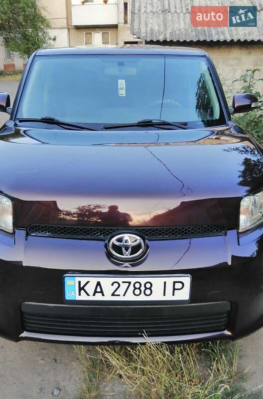 Хэтчбек Scion xB
