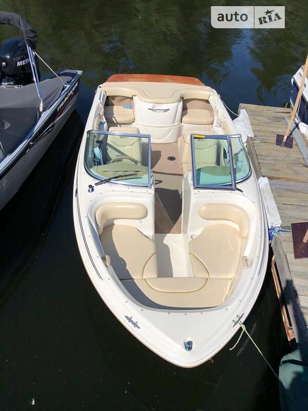 Катер Sea Ray 180 Bowrider