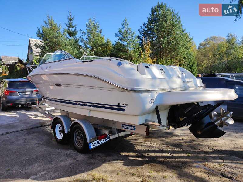 Sea Ray 225 Weekender