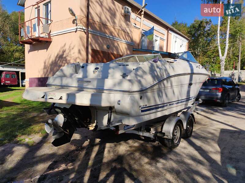 Sea Ray 225 Weekender