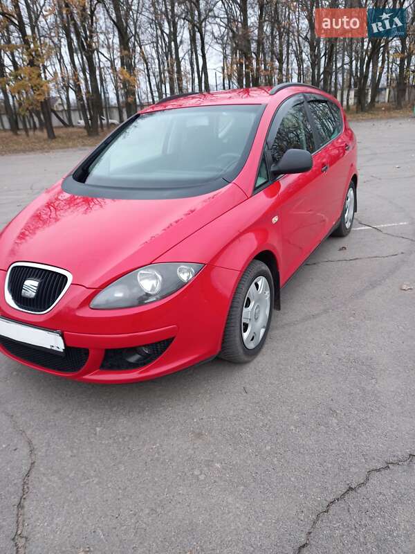 Минивэн SEAT Altea XL