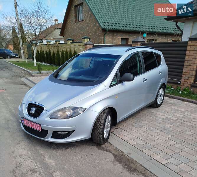 Мінівен SEAT Altea XL