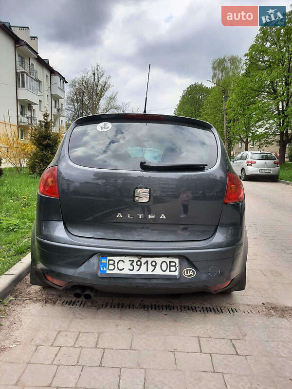 Хетчбек SEAT Altea