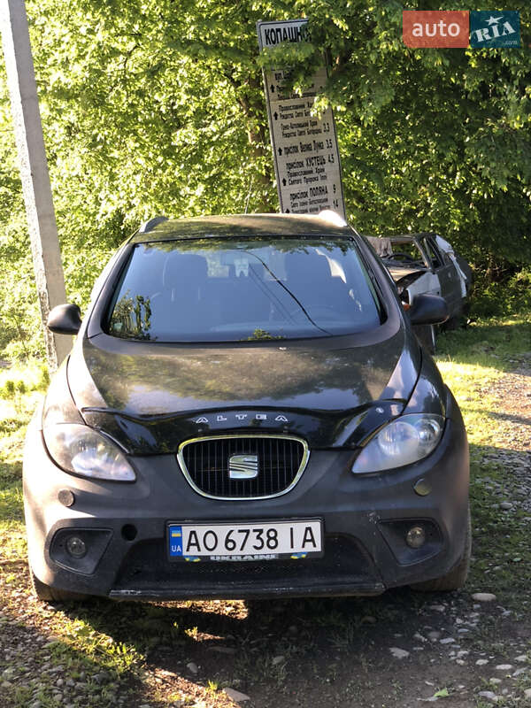 Мінівен SEAT Altea