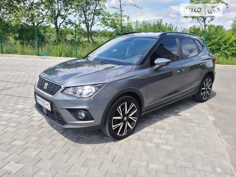 Позашляховик / Кросовер SEAT Arona