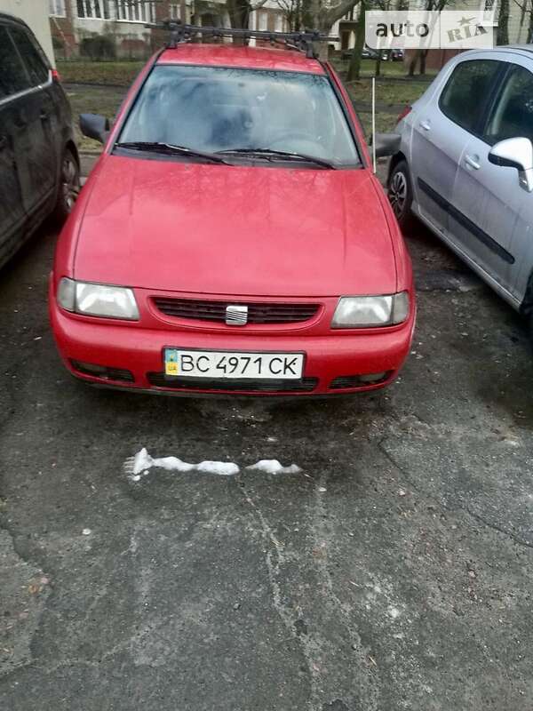 Хэтчбек SEAT Cordoba