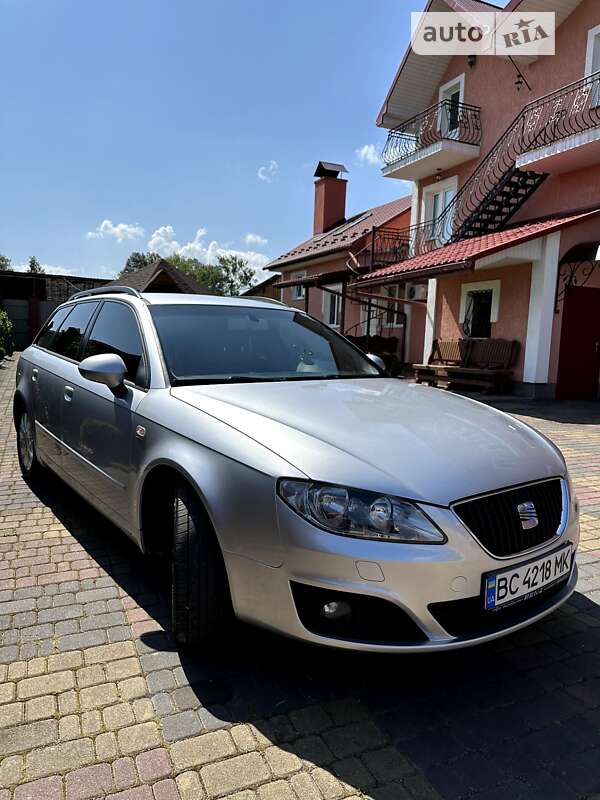 Седан SEAT Exeo