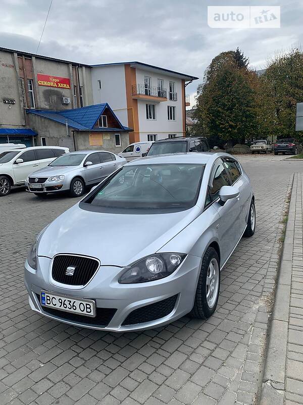 Хэтчбек SEAT Leon 2010 в Львове