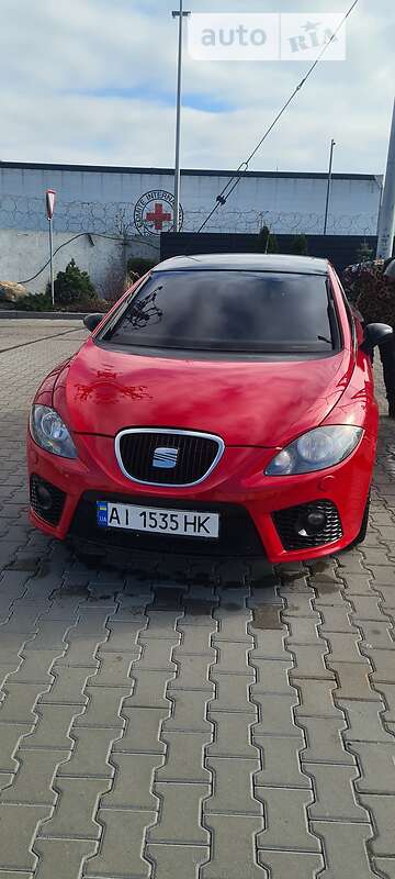 Седан SEAT Leon