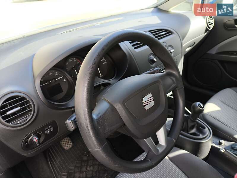 Хетчбек SEAT Leon 2011 в Києві фото 3 Хетчбек SEAT Leon 2011 в Києві
