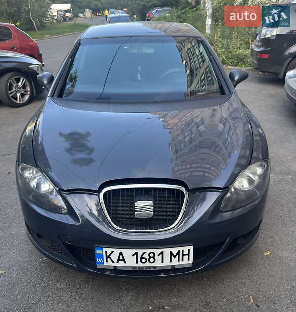 Хэтчбек SEAT Leon 2009 в Киеве